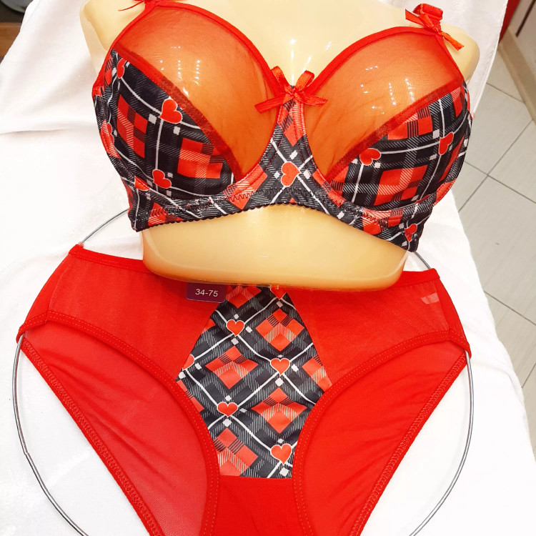 ست سوتین وشورت قرمز فنردار طرح قلب مارک nsp