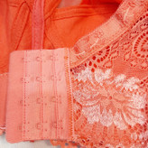 سوتین لیفت کننده دانتل