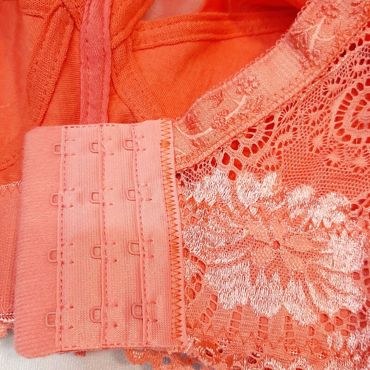 سوتین لیفت کننده دانتل