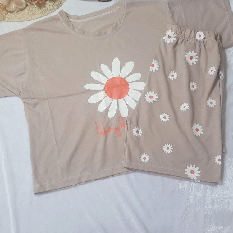 تی شرت و شلوارک گل بابونه
