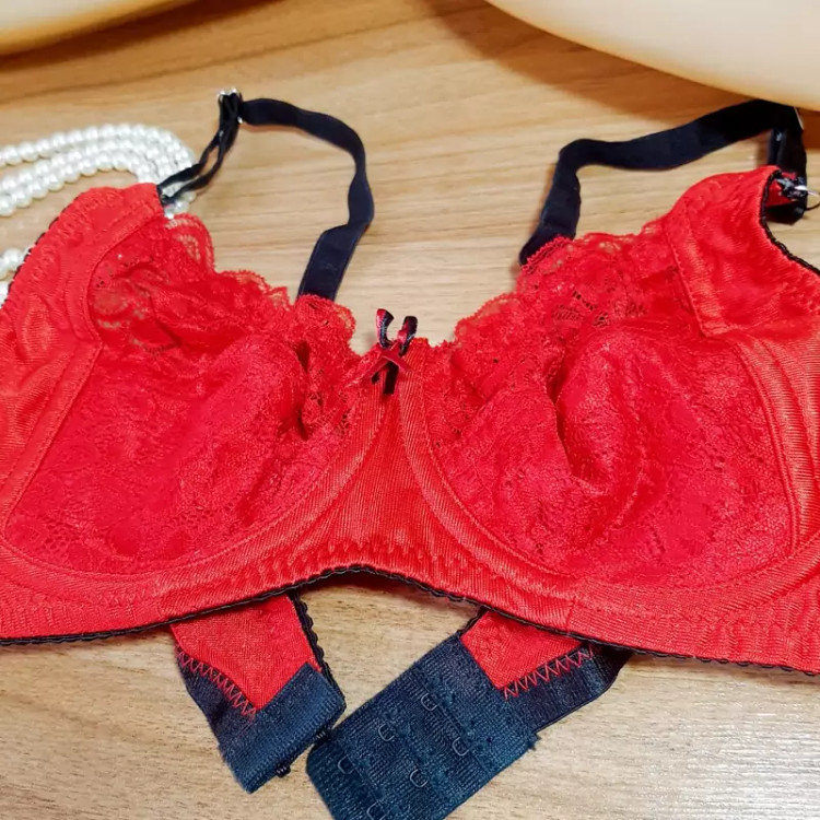 سوتین لیفت کننده بدون مواد پلی استر